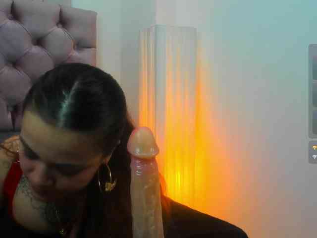 Adelaindiamond webcam