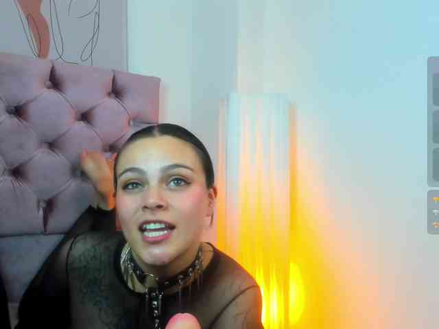 Adelaindiamond webcam