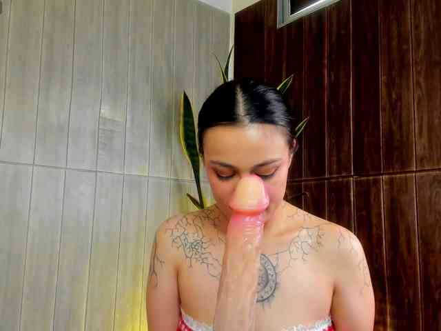 Adelaindiamond webcam