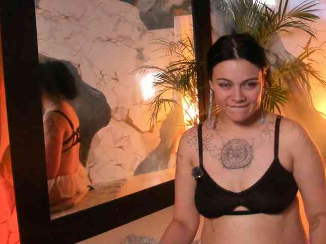 Adelaindiamond webcam