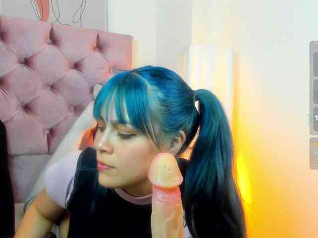 Adelaindiamond webcam