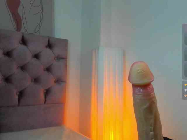 Adelaindiamond webcam