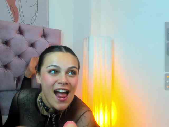 Adelaindiamond webcam