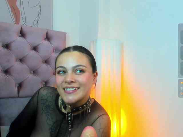 Adelaindiamond webcam