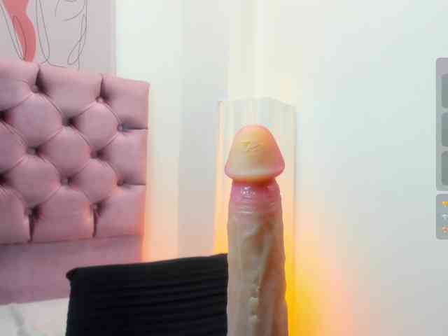 Adelaindiamond webcam