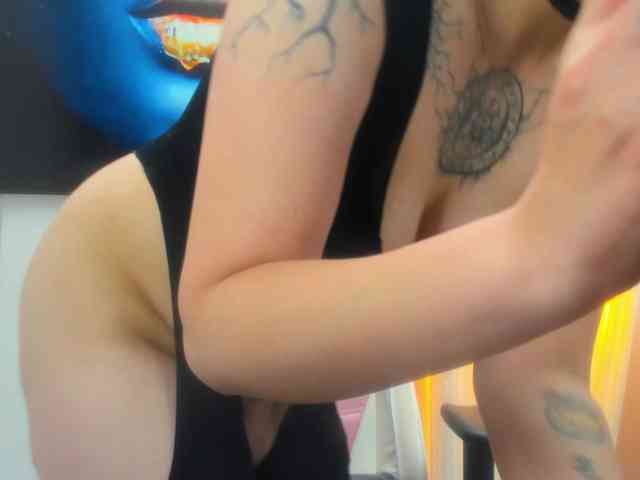 Adelaindiamond webcam