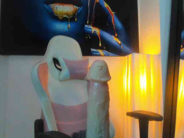 Adelaindiamond webcam