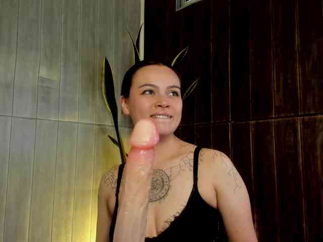 Adelaindiamond webcam