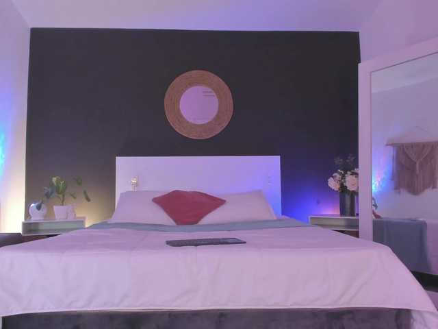 VioletPaket live webcam show
