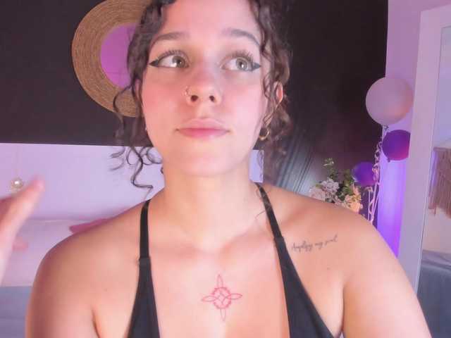 VioletPaket live cam on BongaCams