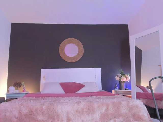 VioletPaket live cam preview
