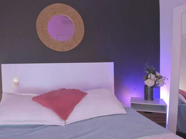 VioletPaket live webcam show