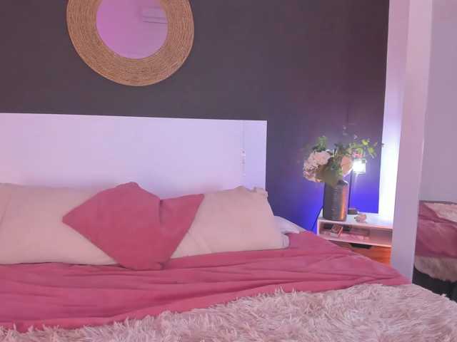 VioletPaket live cam on BongaCams