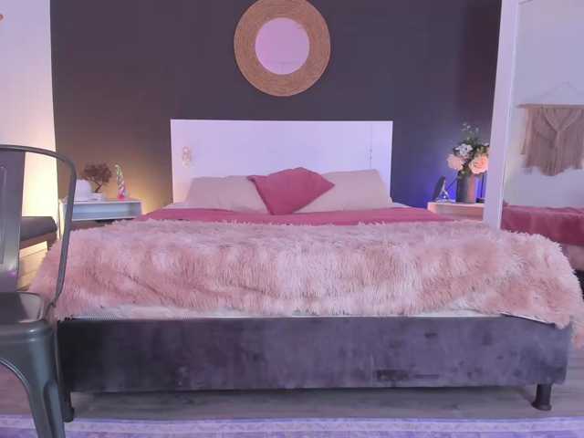 VioletPaket, live now on BongaCams