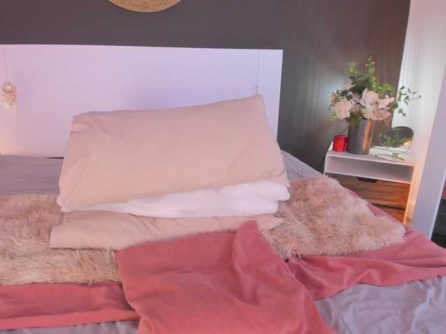 VioletPaket live cam on BongaCams