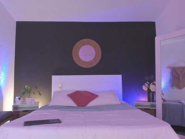 VioletPaket live webcam show
