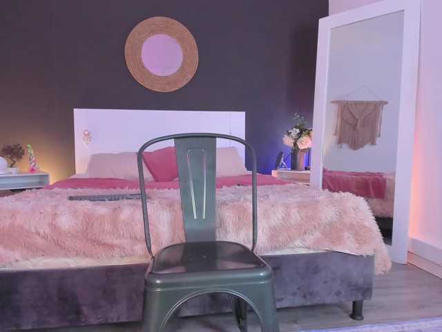 VioletPaket, en directo ahora en BongaCams