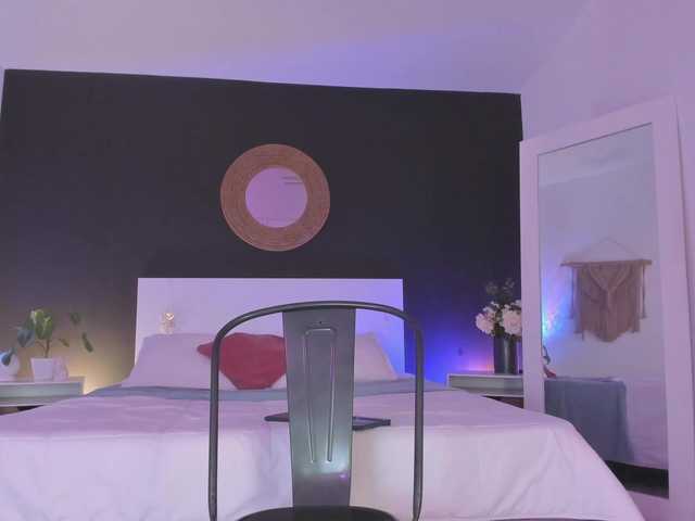 VioletPaket live webcam show