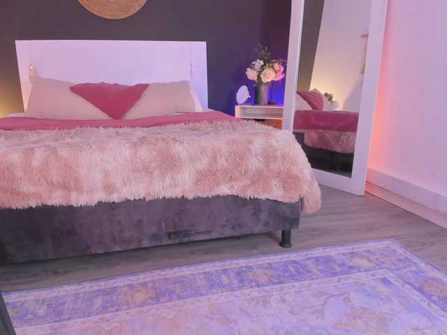 VioletPaket, en directo ahora en BongaCams