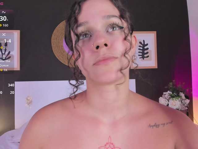 VioletPaket live cam on BongaCams