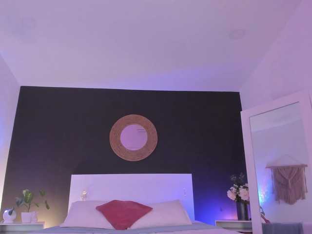 VioletPaket live webcam show