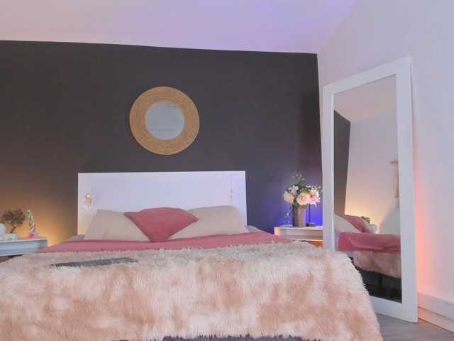 VioletPaket live cam preview