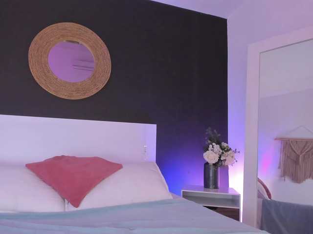 VioletPaket live webcam show