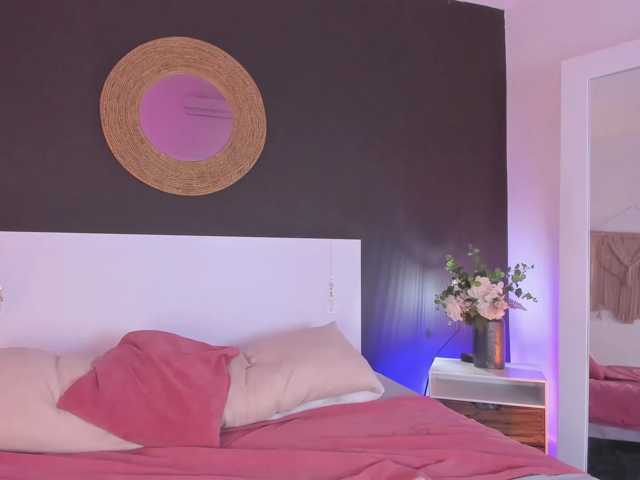 VioletPaket live cam preview