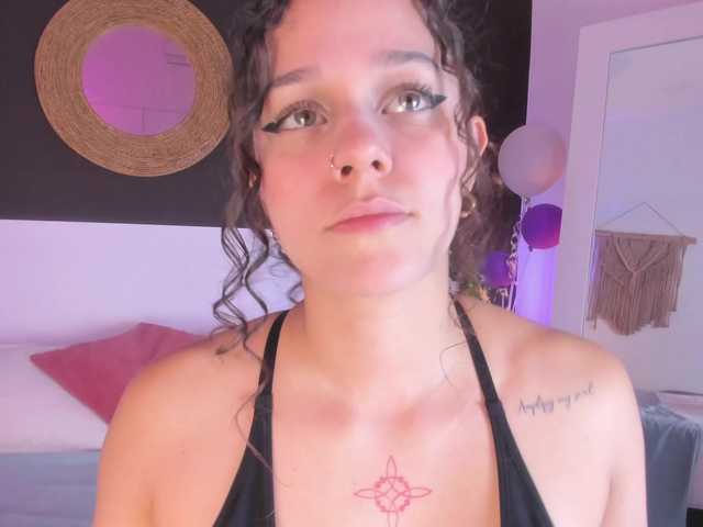 VioletPaket live cam on BongaCams