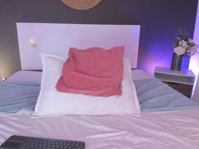 VioletPaket live cam on BongaCams
