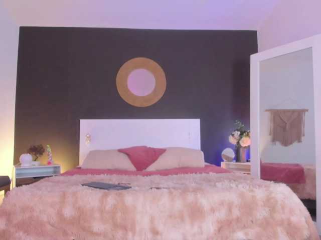 VioletPaket, en directo ahora en BongaCams