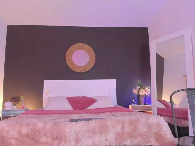 VioletPaket live cam preview