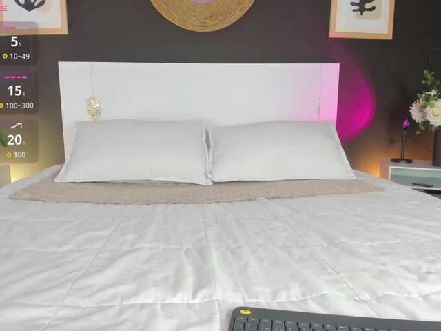 VioletPaket live cam on BongaCams