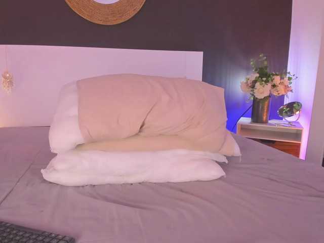 VioletPaket live cam preview