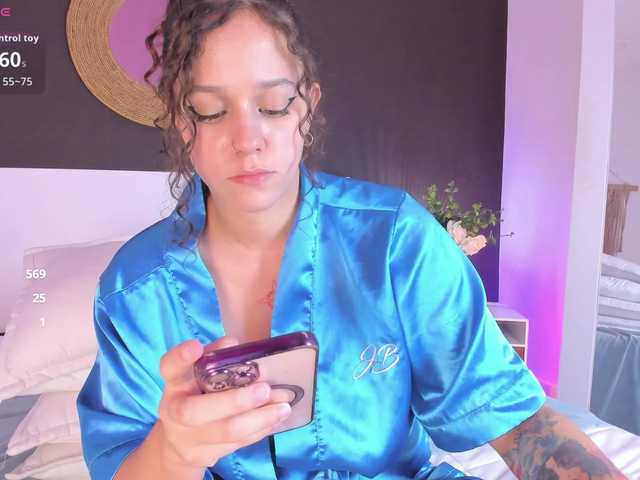VioletPaket live cam on BongaCams