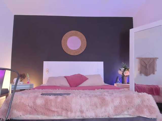 VioletPaket, en directo ahora en BongaCams
