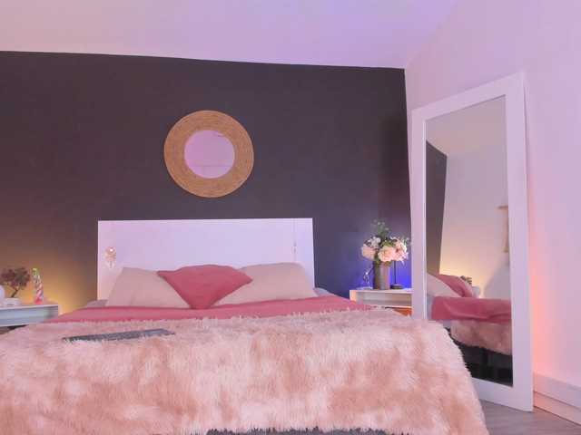 VioletPaket, en directo ahora en BongaCams