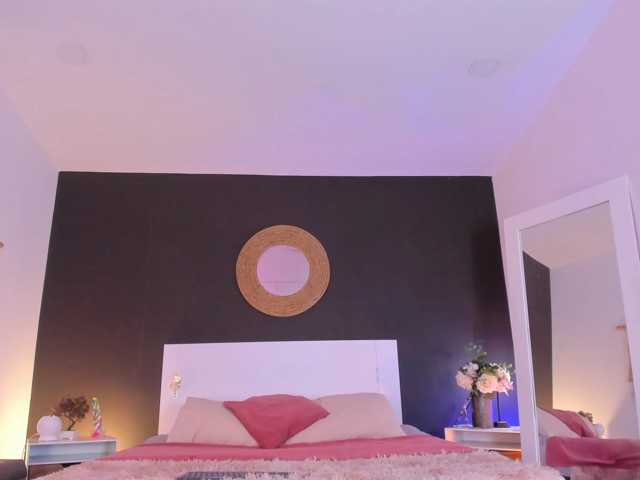 VioletPaket live cam preview