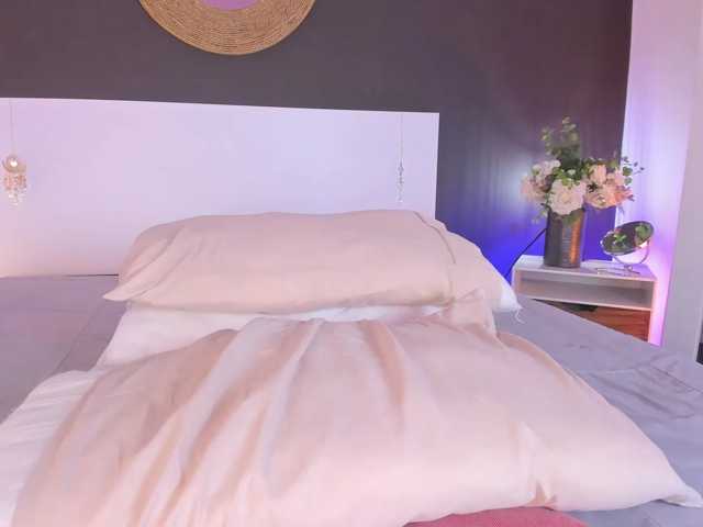 VioletPaket live cam on BongaCams