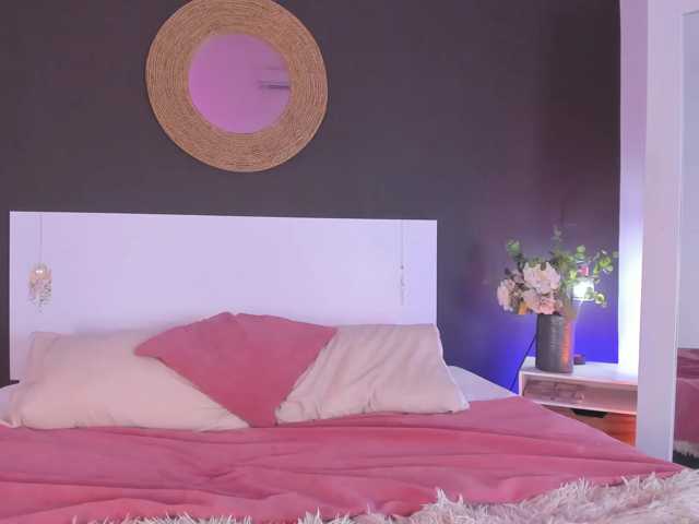 VioletPaket live cam on BongaCams
