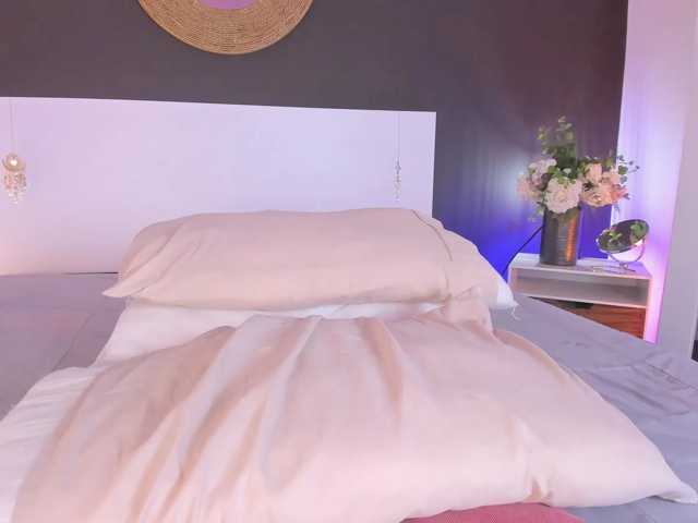 VioletPaket live cam preview