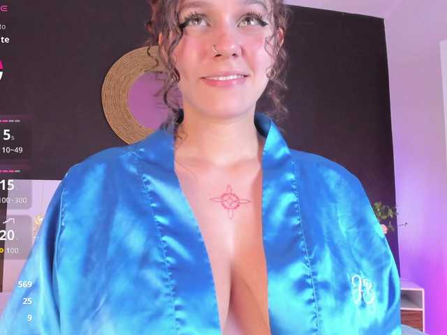 VioletPaket live cam on BongaCams