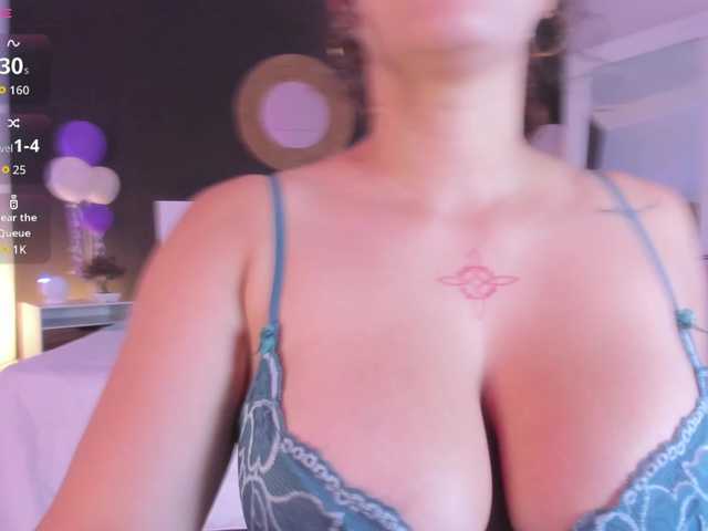 VioletPaket live cam on BongaCams