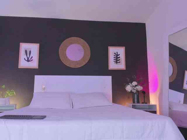 VioletPaket webcam