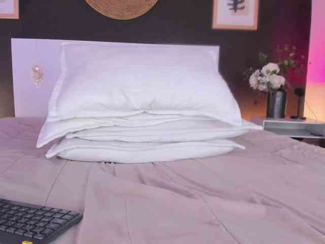 VioletPaket webcam