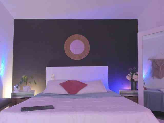 VioletPaket webcam