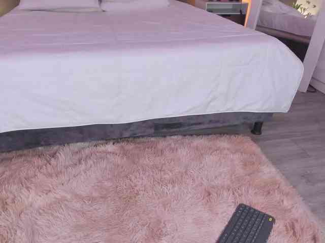 VioletPaket webcam
