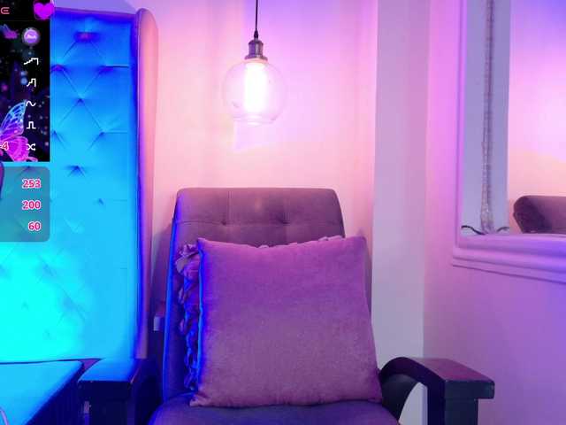 ThaliiaDuran live cam on BongaCams