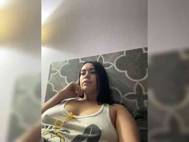 ThaliiaDuran webcam