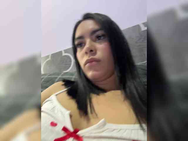 ThaliiaDuran webcam